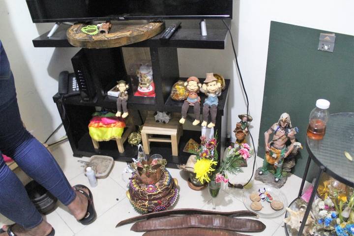 Rescatan a indocumentados a los que supuestamente les realizaban brujería