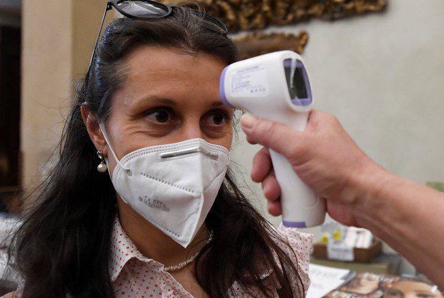 En las últimas 24 horas murieron 801 personas por COVID-19 en México, sumando 115,099