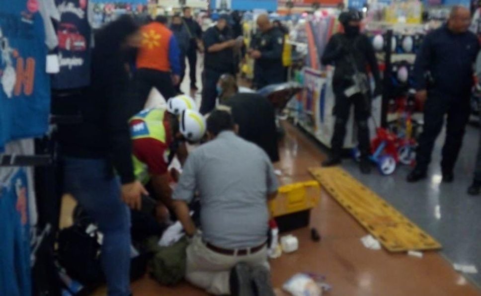 Asaltan Walmart en Cuautitlán Izcalli, hay un herido