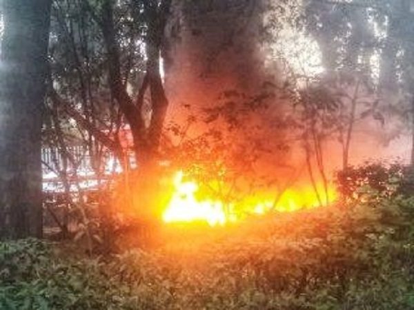Reportan incendio en la glorieta de La Raza
