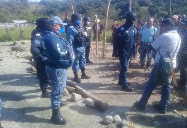 15 lesionados por enfrentamientos entre policías e indígenas en Hidalgo