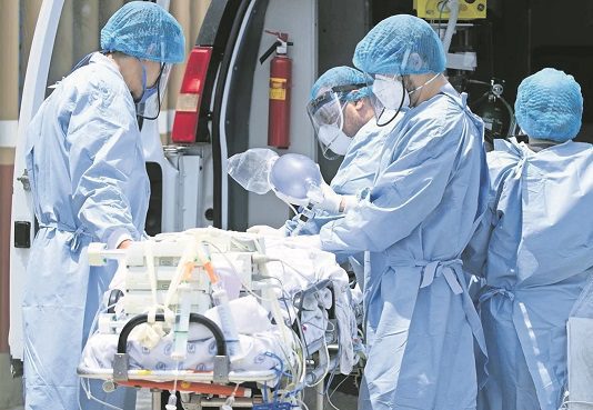 137 mil 916 personas han muerto en México por Covid-19