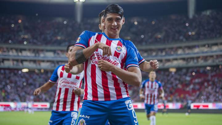 Alan Pulido exige presunto dinero adeudado por Chivas e interpone una controversia