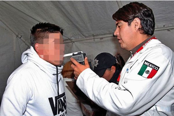 14 capitalinos estrenaron el año con una visita a "El Torito"