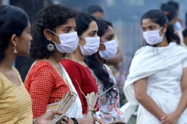 India, el segundo país más golpeado por la pandemia, autoriza la vacuna de AstraZeneca
