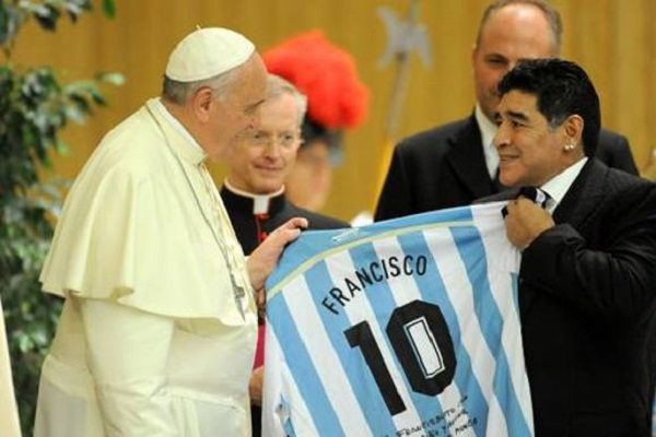 "Era poeta en la cancha", dice el Papa Francisco sobre Maradona