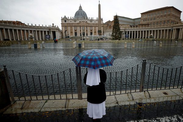 El Vaticano comenzará vacunación contra Covid-19 a mediados de enero