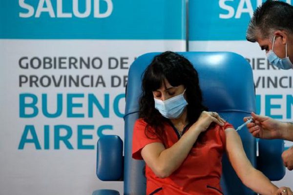 Argentina denuncia "sabotaje" tras pérdida de 400 dosis de la Sputnik V