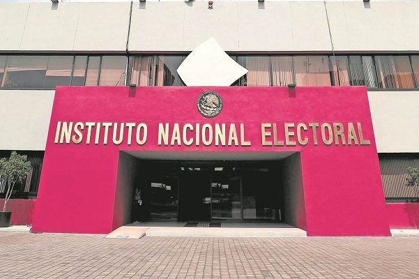 Renuncia funcionario del INE tras ser vinculado a proceso hace tres meses