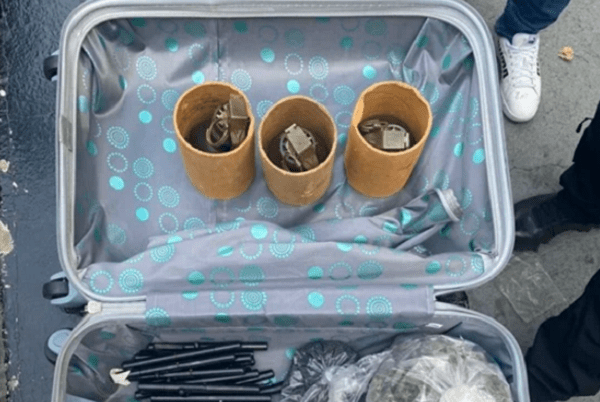 Cae mujer y menor de edad mientras vendían granadas en Iztapalapa