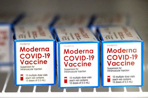 Autorización de vacuna de Moderna en UE aportará 160 millones de dosis