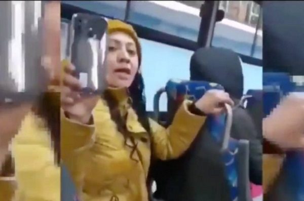 #LadyCubrebocasMetepec se peleó con miembro del personal médico #VIDEO
