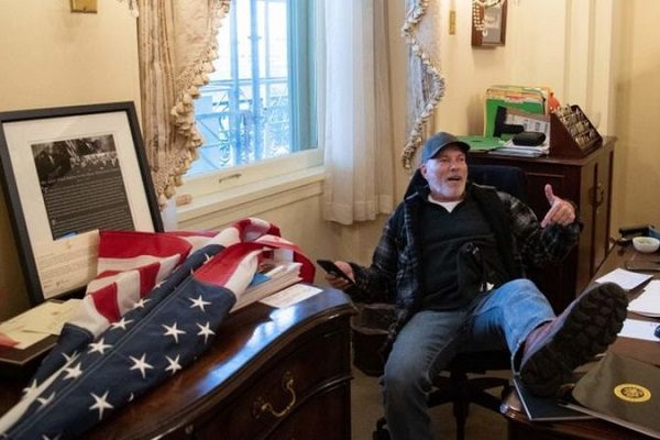 Suman 15 inculpados por el asalto al Capitolio