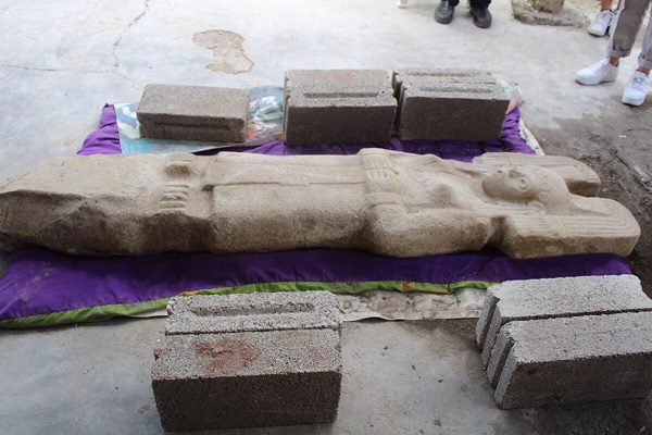 Descubren estatua prehispánica de mujer una gobernante, en Veracruz