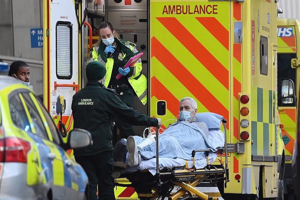 Londres advierte una saturación "grave" de pacientes covid en sus hospitales