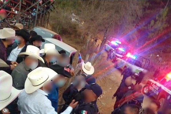 Cinco policías resultan heridos tras dispersión de jaripeo, en Michoacán