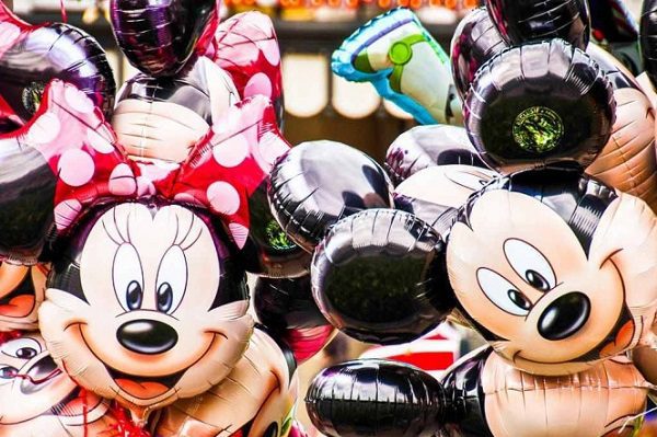 Disneyland se convertirá en un centro de vacunación de California