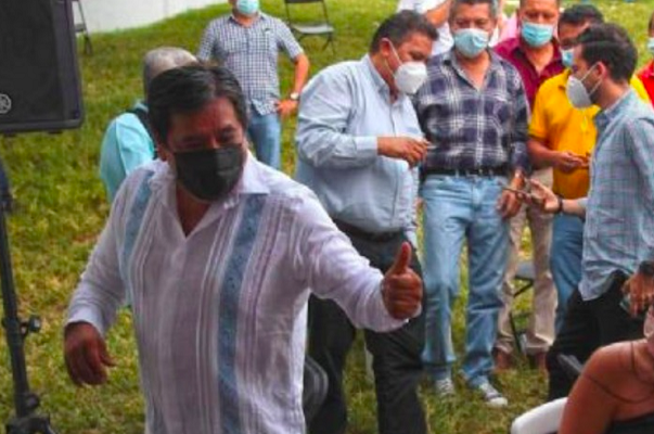 Denuncian fiesta de cumpleaños con 500 invitados de Salgado Macedonio