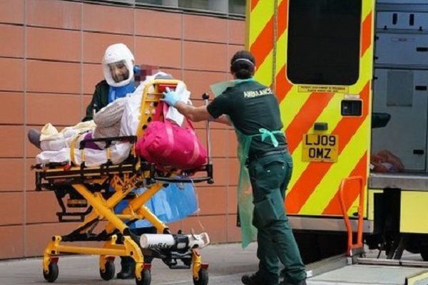 Reino Unido exige pruebas covid y cuarentena a viajeros de todo el mundo