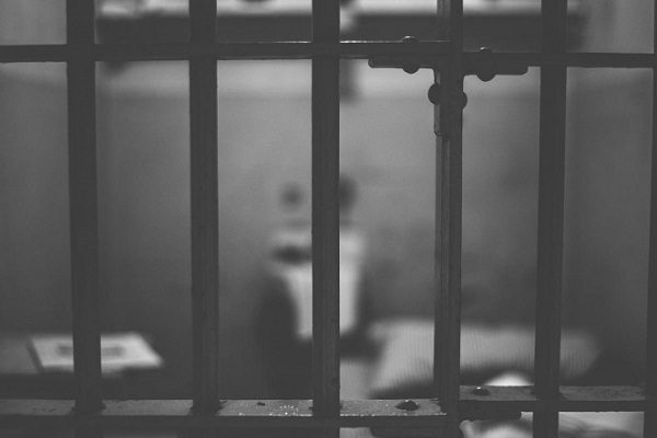 FBI detiene a exsoldado que instó a atacar a seguidores de Trump