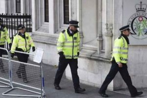 Por error humano, policía británica borró 400 mil historiales criminales