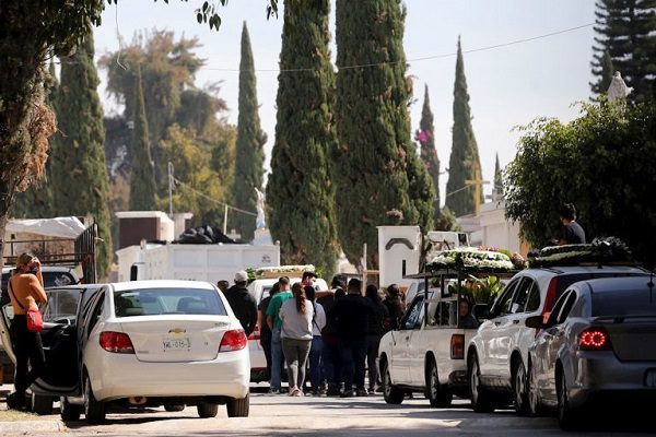Jalisco registra hospitales y funerarias rebasados por Covid-19