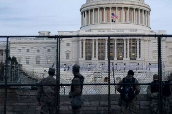 FBI investiga posibles ataques internos durante investidura de Biden