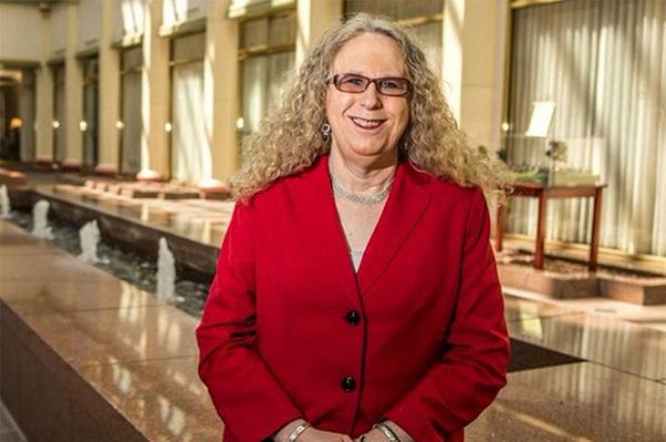 Biden nomina a doctora transgénero para secretaria adjunta de Salud