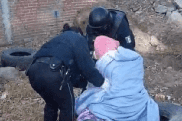 Abandonan a abuelita en un lote baldío de Tlaxcala