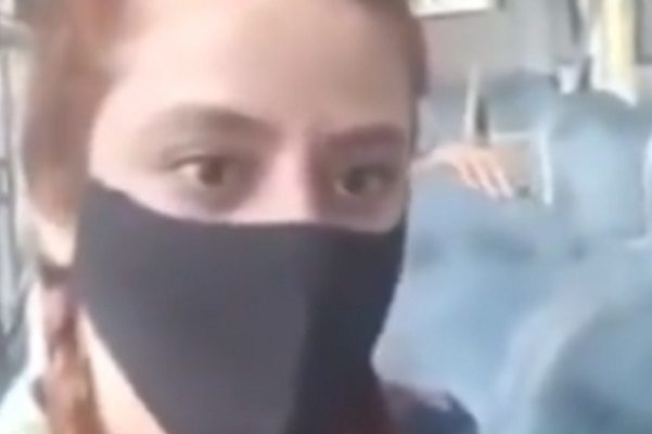 Joven en Colombia frustra asalto al transmitir en vivo #VIDEO