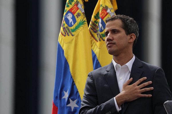 Adelantan que Biden reconocerá a Guaidó como presidente de Venezuela