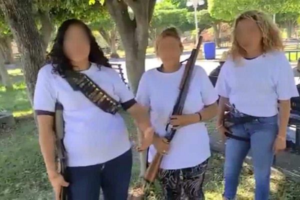Investigan surgimiento de autodefensas de mujeres en Michoacán