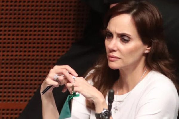 Lilly Téllez genera controversia. "Sputik V es la vacuna barata", dice