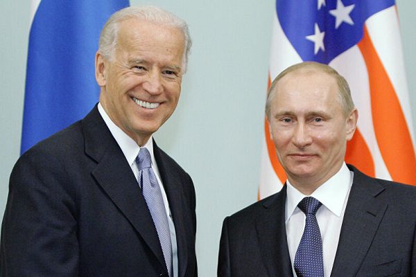 Biden conversó con Putin sobre acuerdo nuclear, hackeos a entidades federales y Navalni