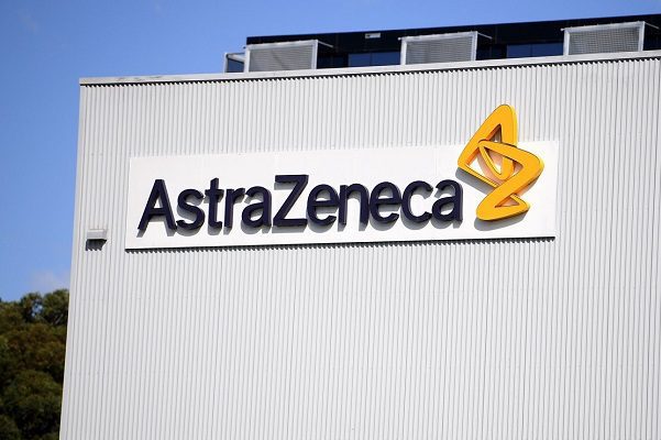 Crecen las disputas entre la UE y AstraZeneca por retraso de vacunas