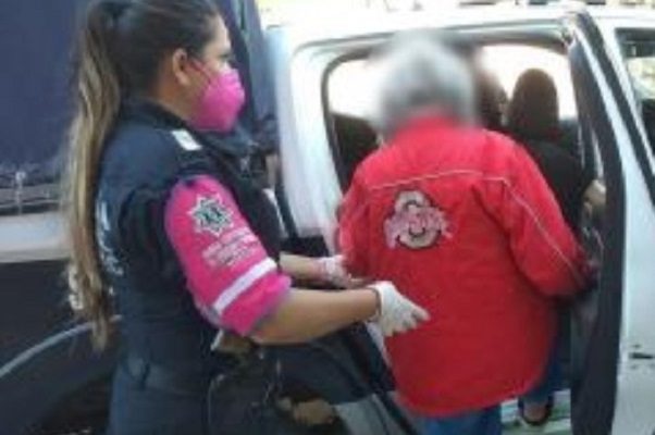 Rescatan a abuelita de 80 años encerrada por familiares, en Ecatepec