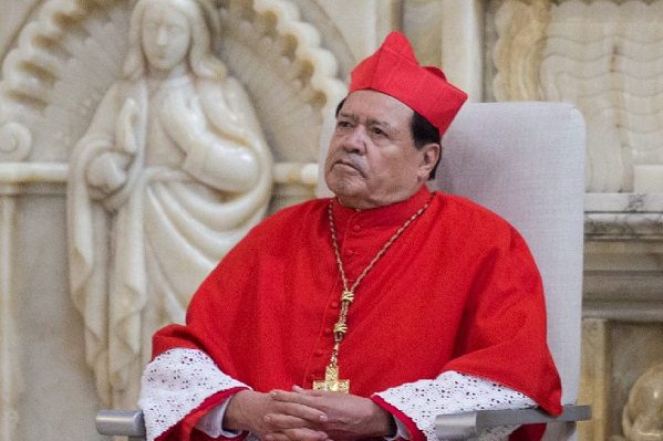 El cardenal Norberto Rivera ya fue desintubado