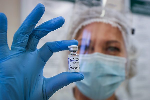 México no compra vacunas "de segunda", asegura titular de Hacienda