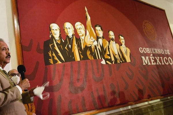 Colocan a AMLO en mural de Héroes de la Patria, en Culiacán