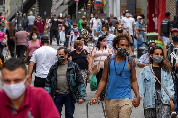 Dos personas se infectaron simultáneamente con dos diferentes cepas de Covid-19, en Brasil