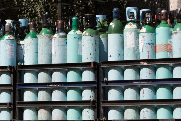 ¡Otro robo de oxígeno medicinal! Recuperan 25 tanques en Michoacán