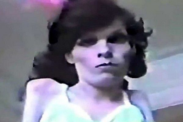 Murió Sandie Crisp, la actriz trans reconocida por el video "Obedece a la Morsa"