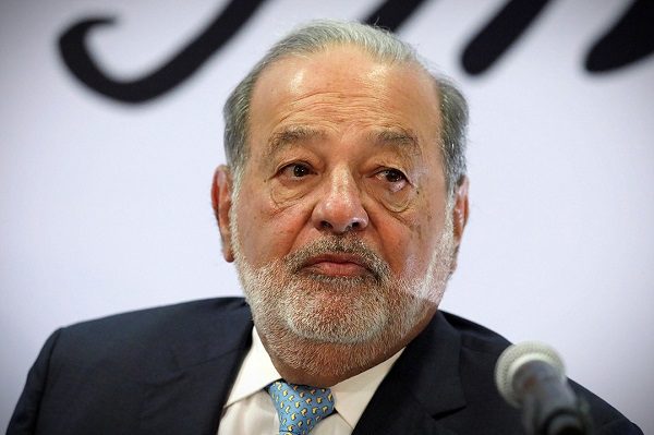 Carlos Slim es atendido por padecer Covid-19
