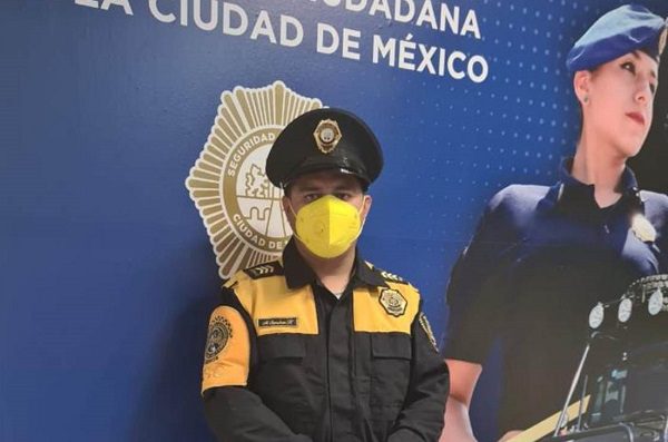 Policía que devolvió dinero para comprar oxígeno, dice que lo hizo por empatía: "Yo también tuve Covid"