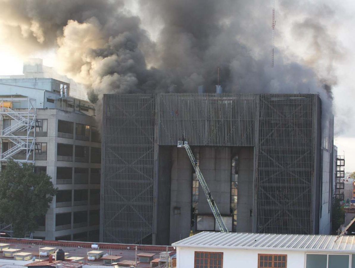 Dos trabajadores del Metro siguen hospitalizados y con respiración mecánica