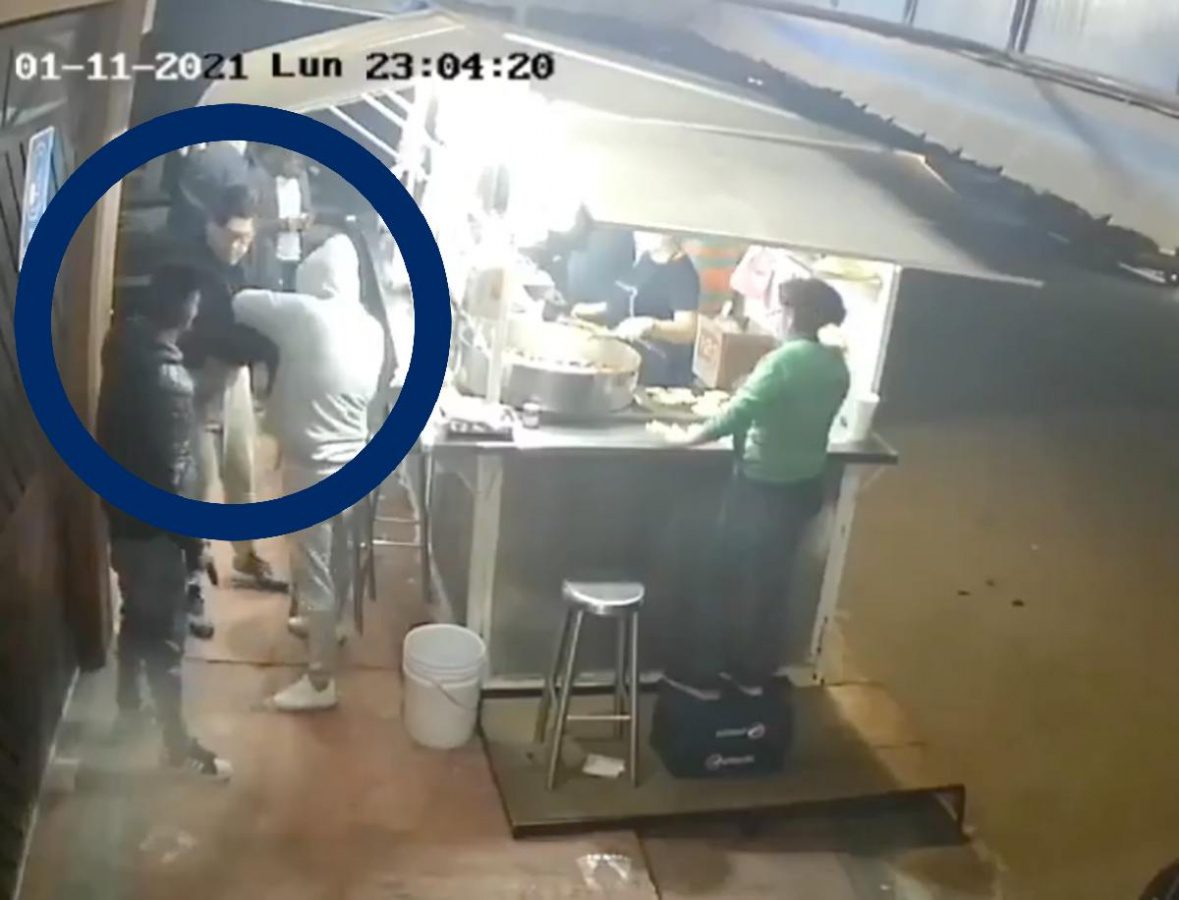 Cenaban sus tacos en Ecatepec, ¡y les roban su camioneta! #VIDEO
