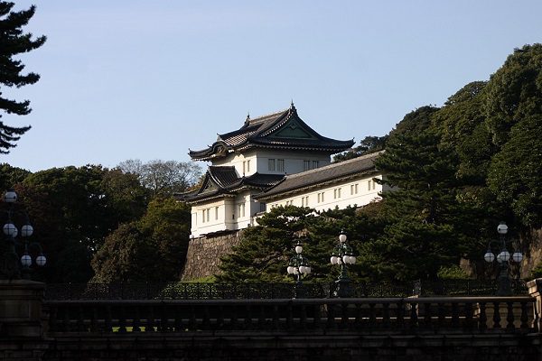 Detienen a intruso que irrumpió en casa de emperador de Japón