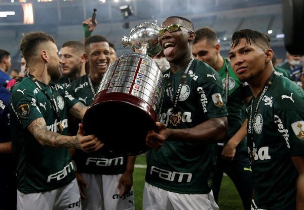 Palmeiras se corona campeón de la Copa Libertadores, entre violencia de aficionados