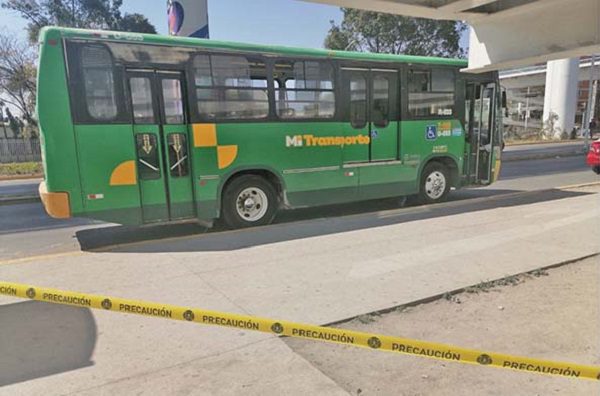 Hombre muere por aparente Covid en transporte público de Jalisco