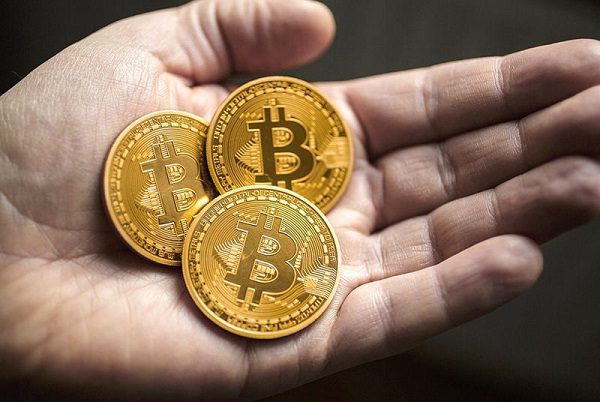 Bitcoin toda el cielo y está cerca de alcanzar los 35 mil dólares